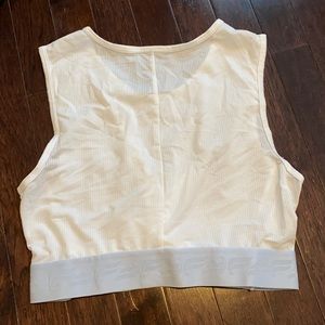 Fabletics Cashel Front Twist tank